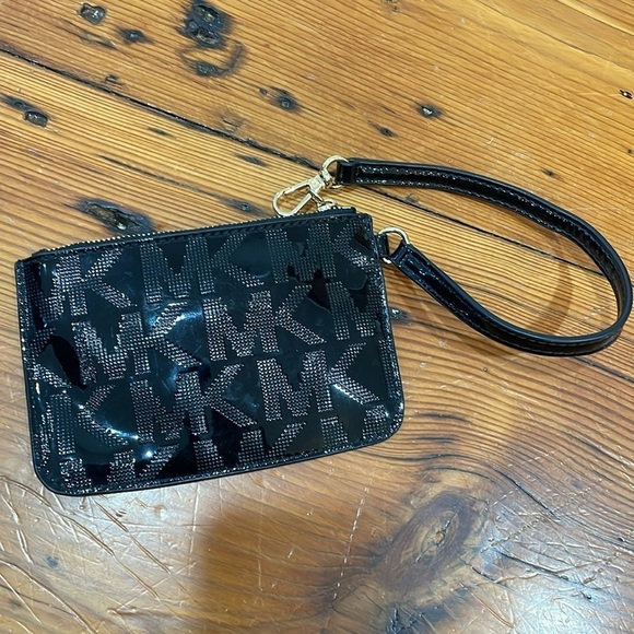 Michael Kors wristlet wallet Black Patent Leather Classic Signature big logo Bag - Picture 4 of 9